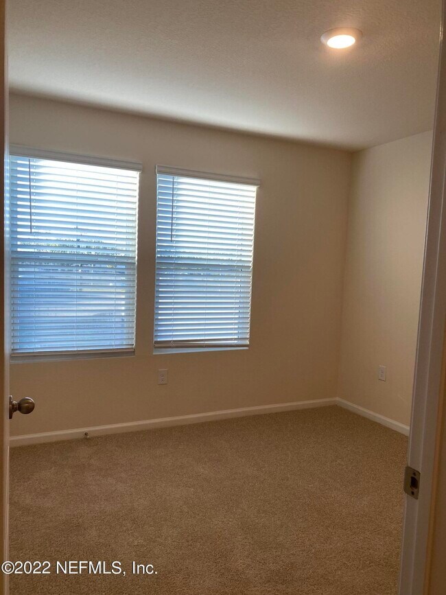 Foto del edificio - 8240 Watercourse Wy