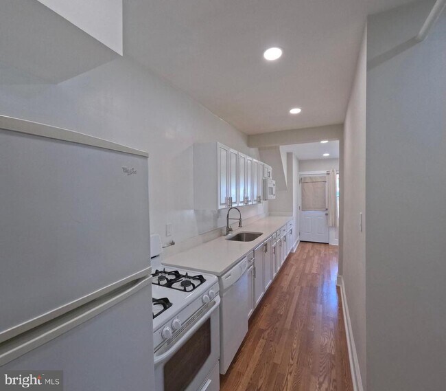 Foto del edificio - 4317 River Rd NW