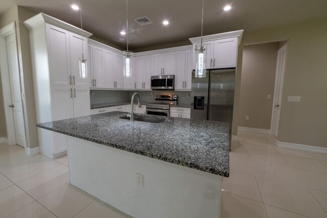 Foto del edificio - 4427 43rd Ave NE