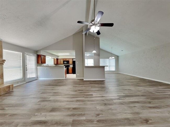 Building Photo - 7318 Foxway Ln
