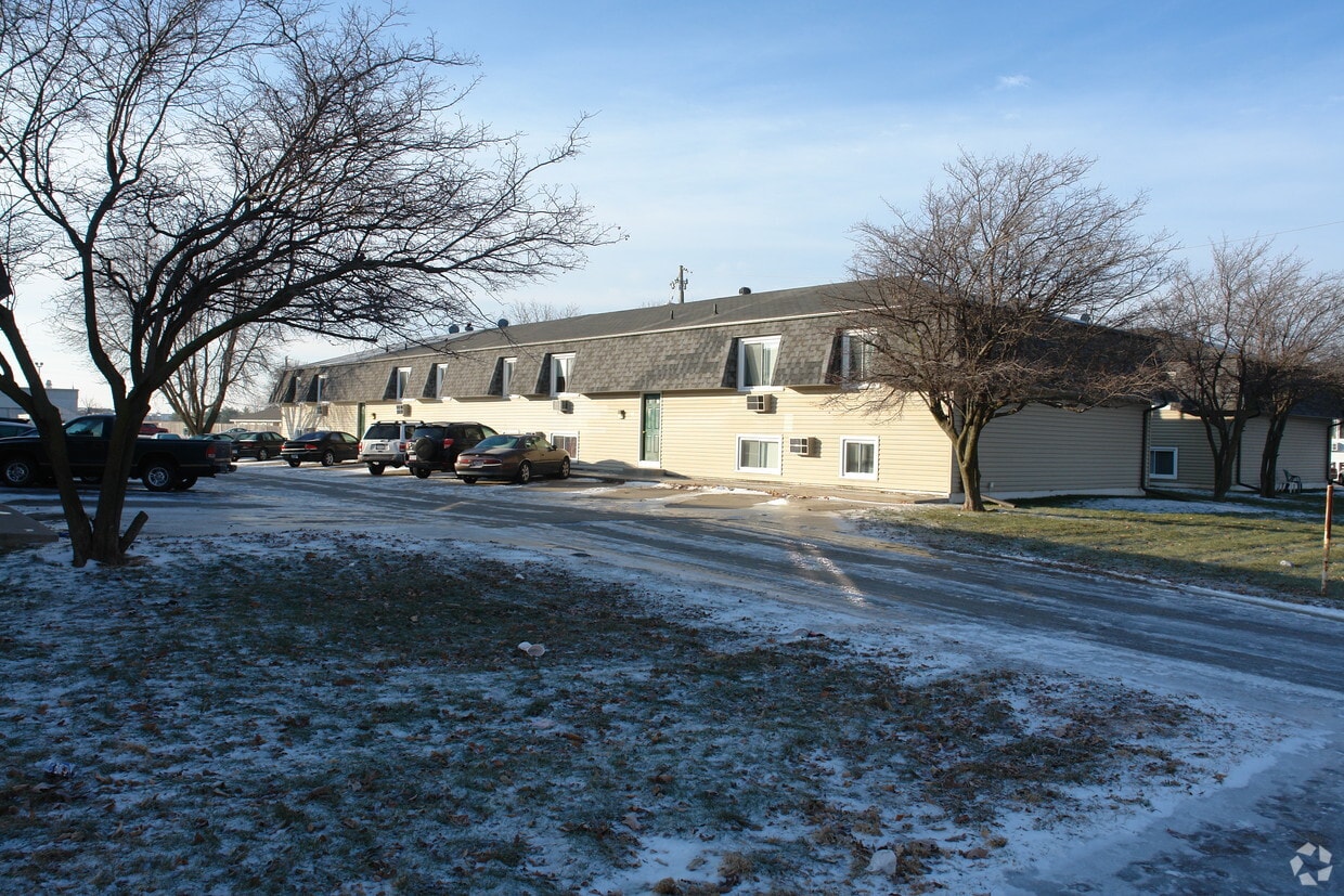20072009 W 1st St, Ankeny, IA 50023 Apartments in Ankeny, IA