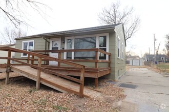 Building Photo - 615 W Elm St