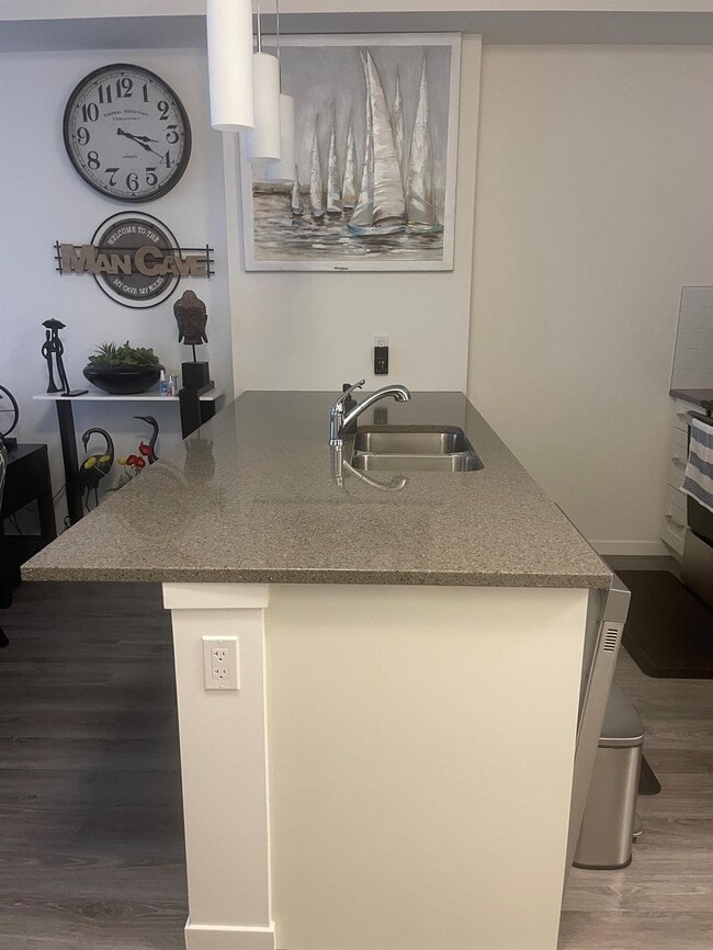 Building Photo - 1 Bed 1 Bath Unit in Calgary, AB