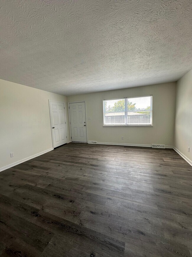 Building Photo - 425 Patrician Pl