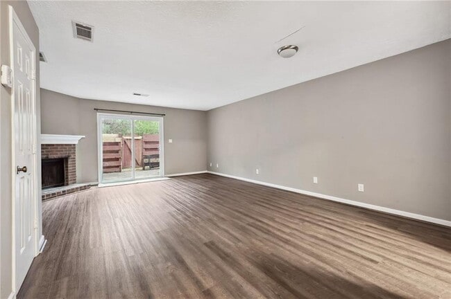 Building Photo - 2962 Webb Bridge Rd