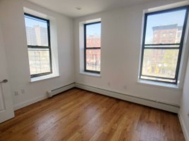 Plano de planta - 301 W 121st St