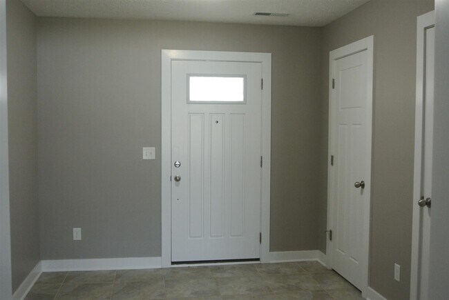 Building Photo - 1113 Blue Bell Way
