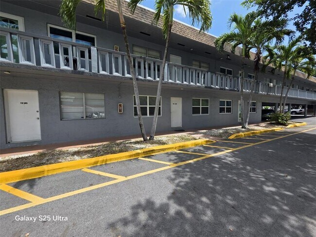 Foto del edificio - 4732 SW 33rd Ave