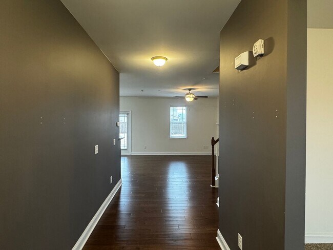 Foto del edificio - 5 Bedroom 3 Bath Home In Grays Creek