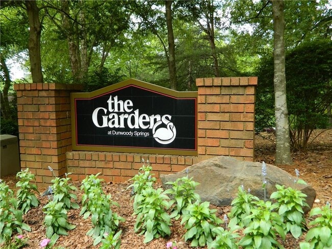 Building Photo - 605 Garden Ct