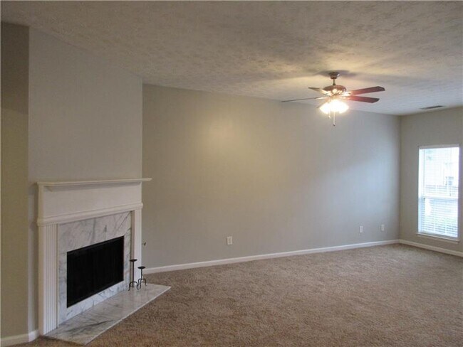 Foto del edificio - 904 Tree Creek Blvd