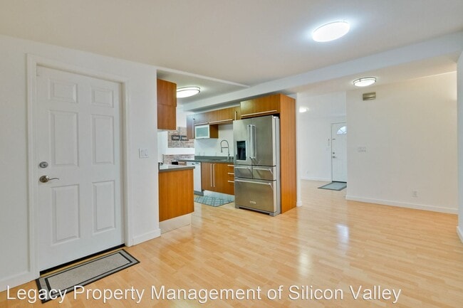 Building Photo - 4 br, 3 bath House - 3490 Benton St
