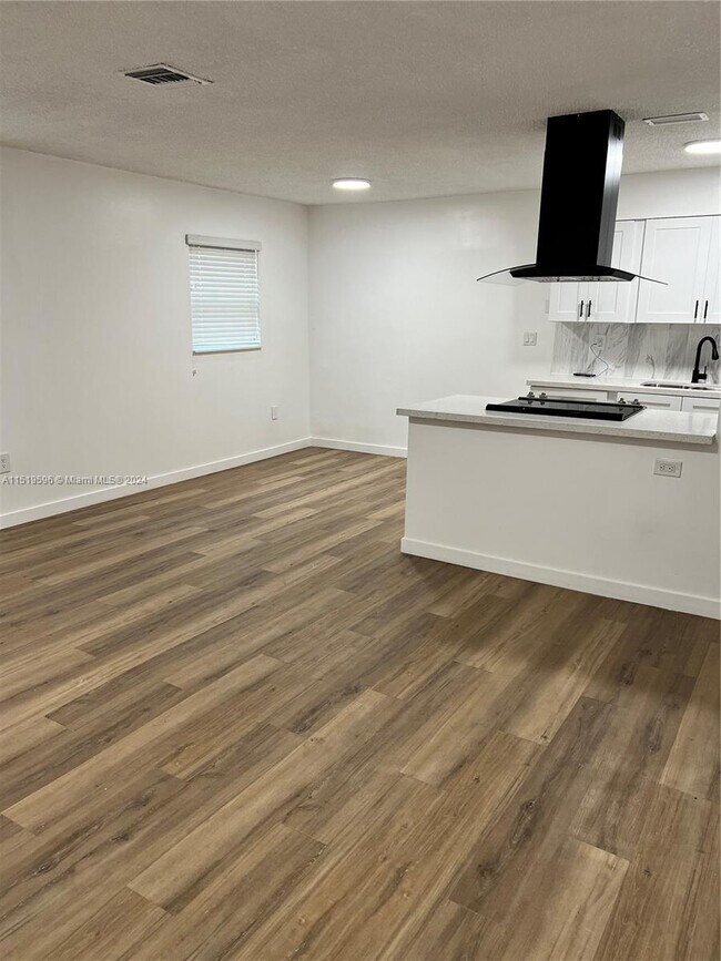 Foto del edificio - 2620 NE 205th St