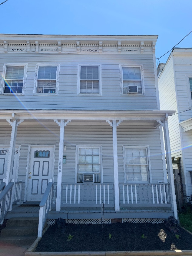 Building Photo - 1609 W Cary Street