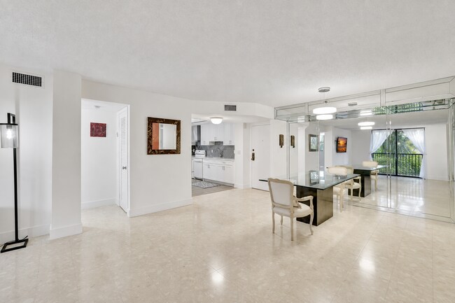 Foto del edificio - 900 NE 195th St
