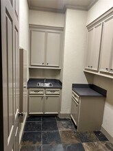 Building Photo - 38 Hillock Woods