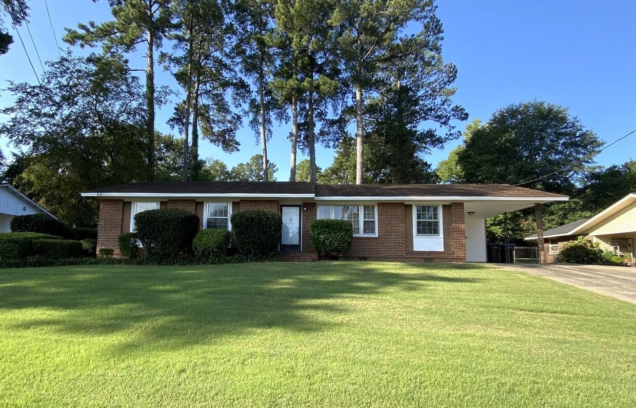 Primary Photo - 2416 Forest Park Rd