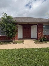 Building Photo - 609 Kings Way Dr