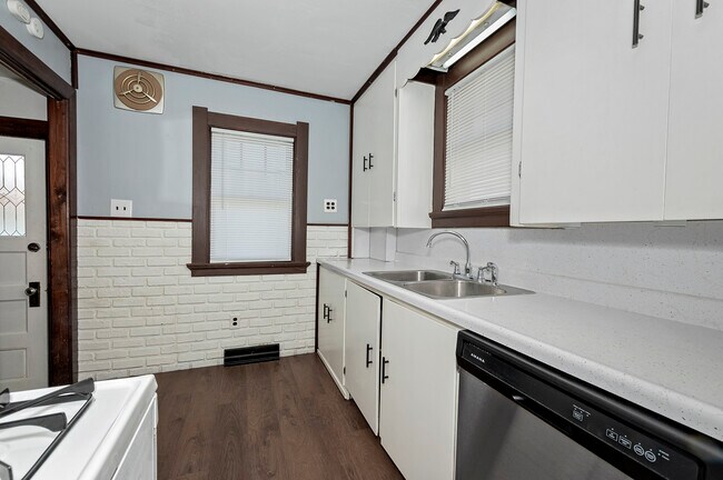 Foto del edificio - 318 W Crawford Ave