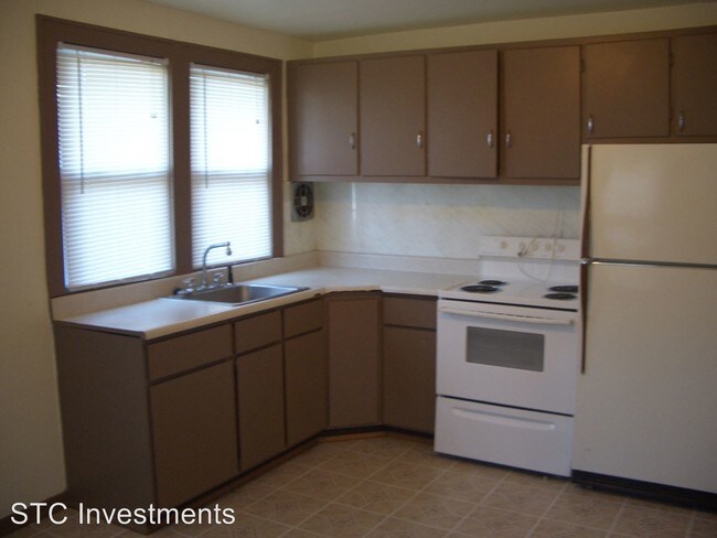 Building Photo - 2 br, 1 bath House - 1021 E. Jefferson