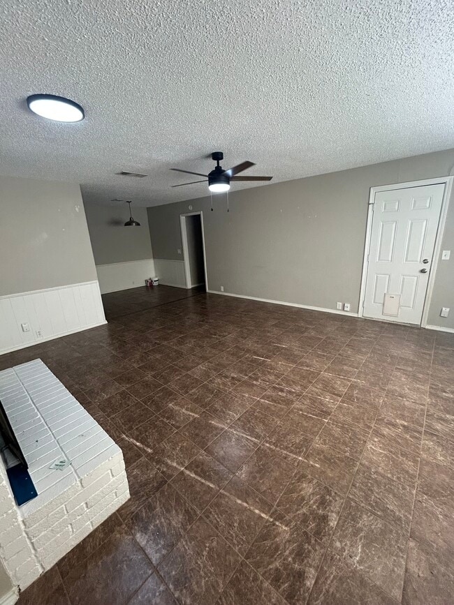 Living Area Front Door View - 1104 Magnolia St