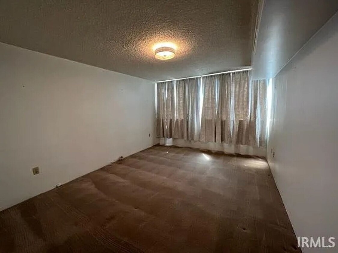 Foto principal - Charming 1BR Condo in Evansville