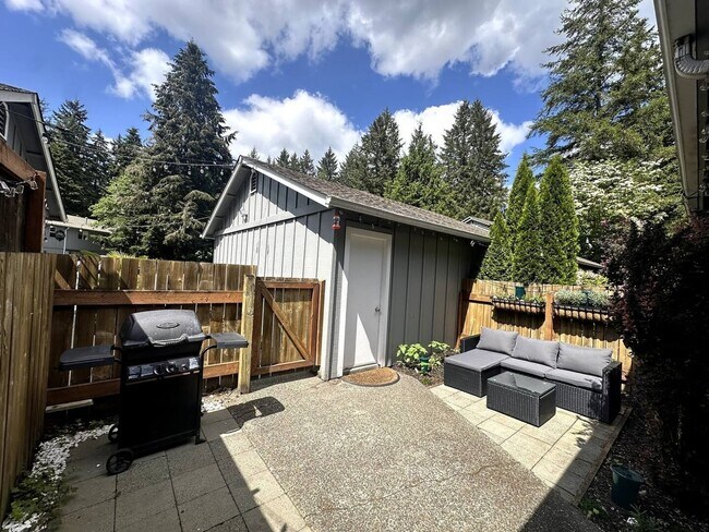 Building Photo - 2821 60th Ln SE