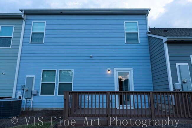 Back view - 8617 River Ridge Dr