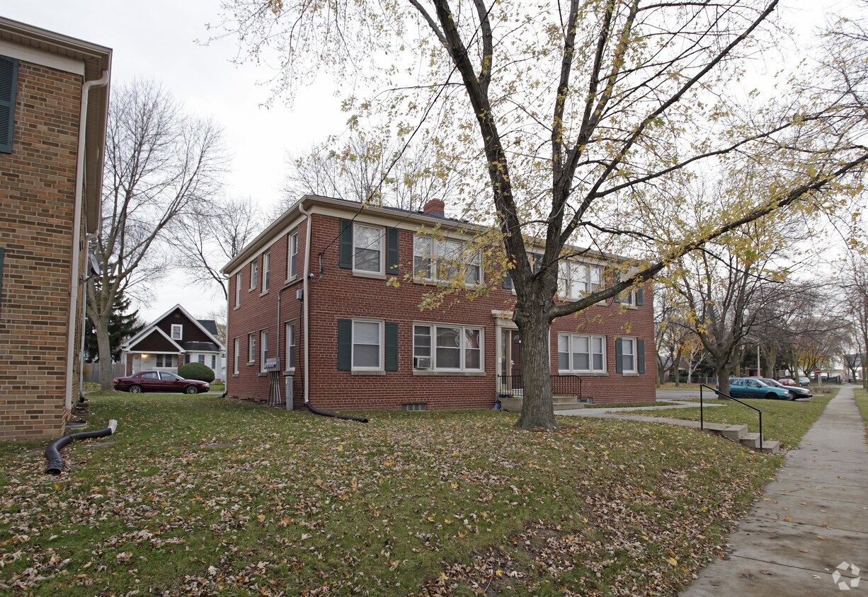Building Photo - 5446-5462 N Hopkins St
