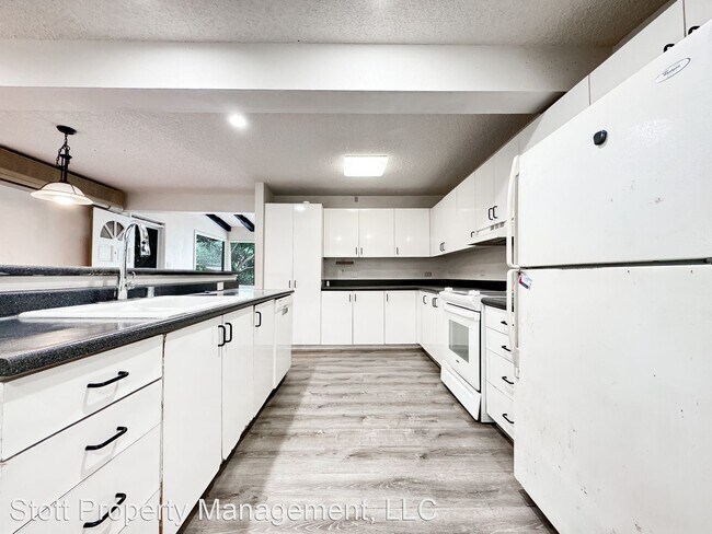 Building Photo - 3 br, 2 bath House - 2905 Kalawao Pl.