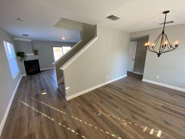 Building Photo - 208 Sunny Brook Dr