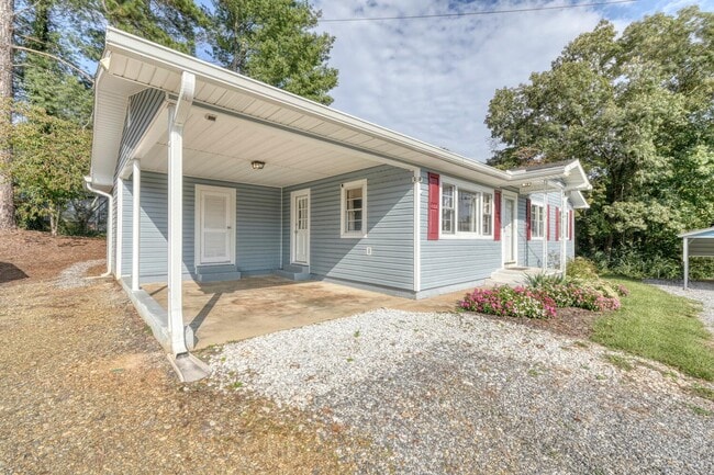 Photo - 2196 Murphy Hwy House