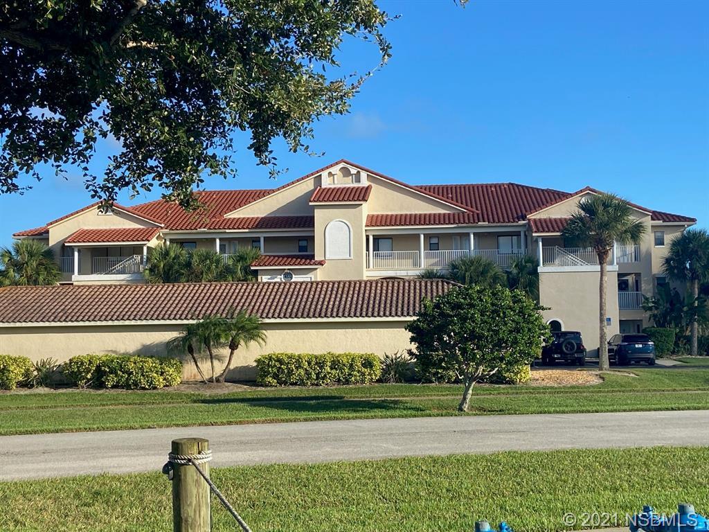 451 Bouchelle Dr, New Smyrna Beach, FL 32169 Condo for Rent in New