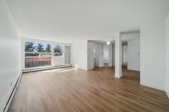 Building Photo - The Britannia