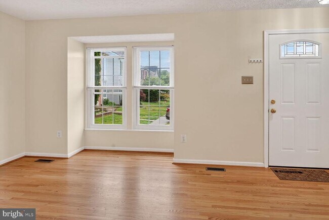 Building Photo - 158 Glen View Terrace