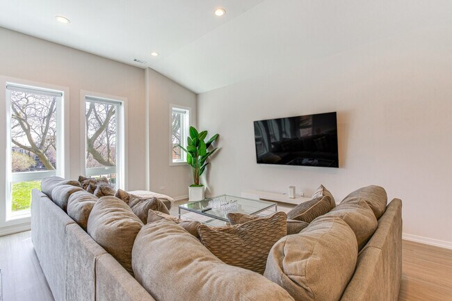 Foto del edificio - 5436 S Michigan Ave