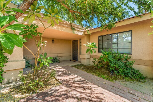 Building Photo - 40588 Clover Ln