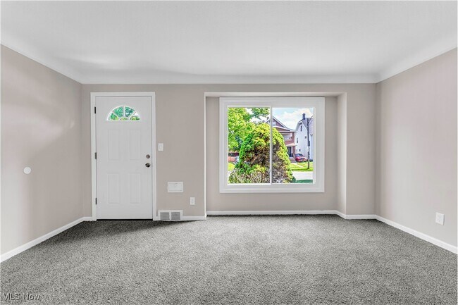 Foto del edificio - 17801 Grovewood Ave
