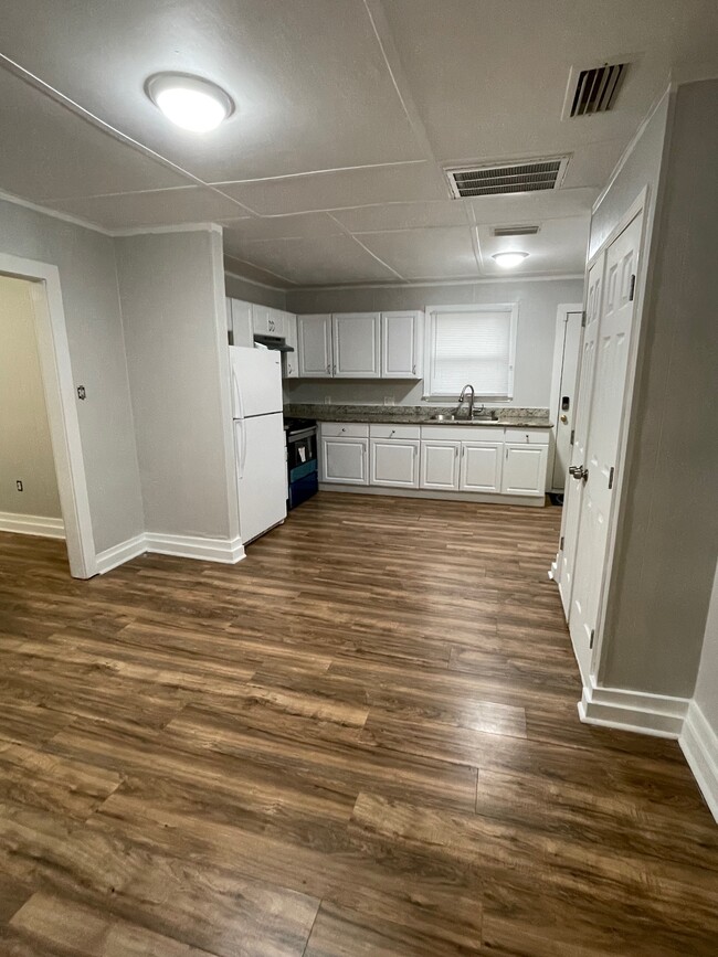 Dining Area - 317 Glenmore Ave