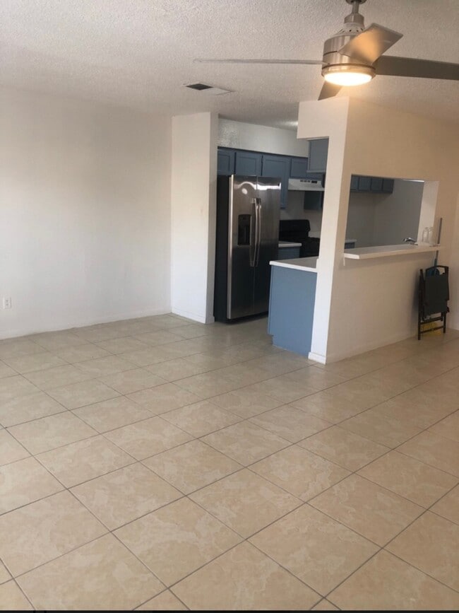 Foto del edificio - 6456 Kentwick Dr