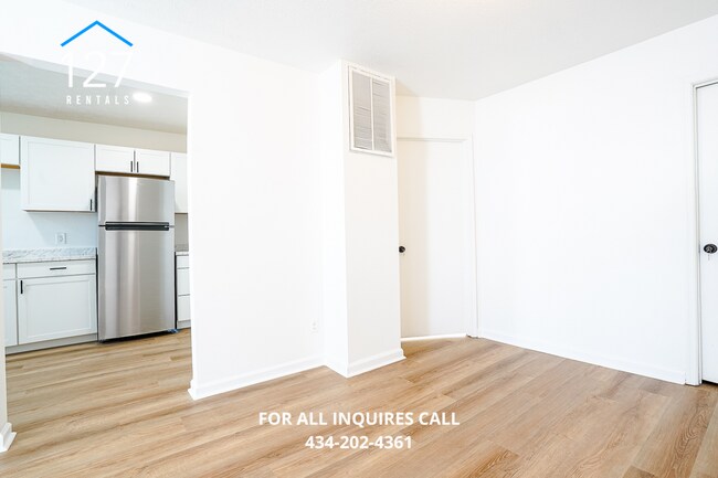 Foto del edificio - Charming Renovated 1-Bedroom Apartment in Madison Heights!