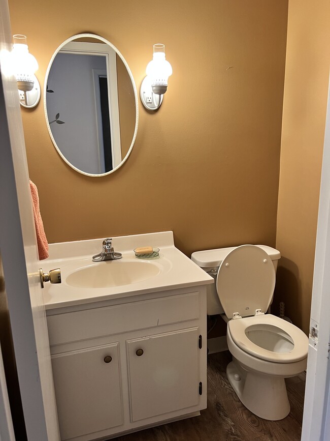 Half Bath - 290 Lincoln St SW
