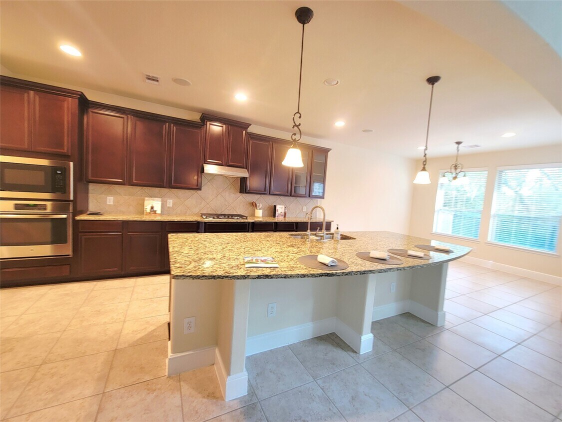 Building Photo - 5822 Crawford Hill Ln