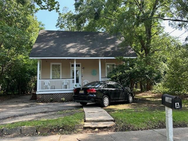 Primary Photo - 1109 Oak St