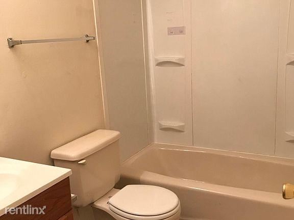 Building Photo - 3 br, 1.5 bath House - 3820 Greenwood Dr