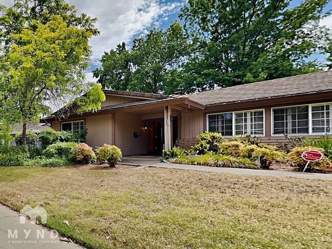 Building Photo - 1245 Lantern Ct