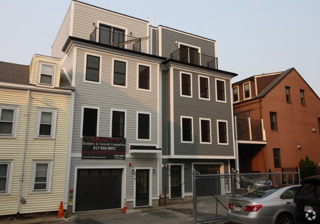 Building Photo - 276 Athens St
