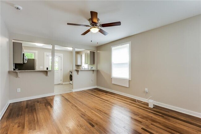 Foto del edificio - 680 Casplan St SW