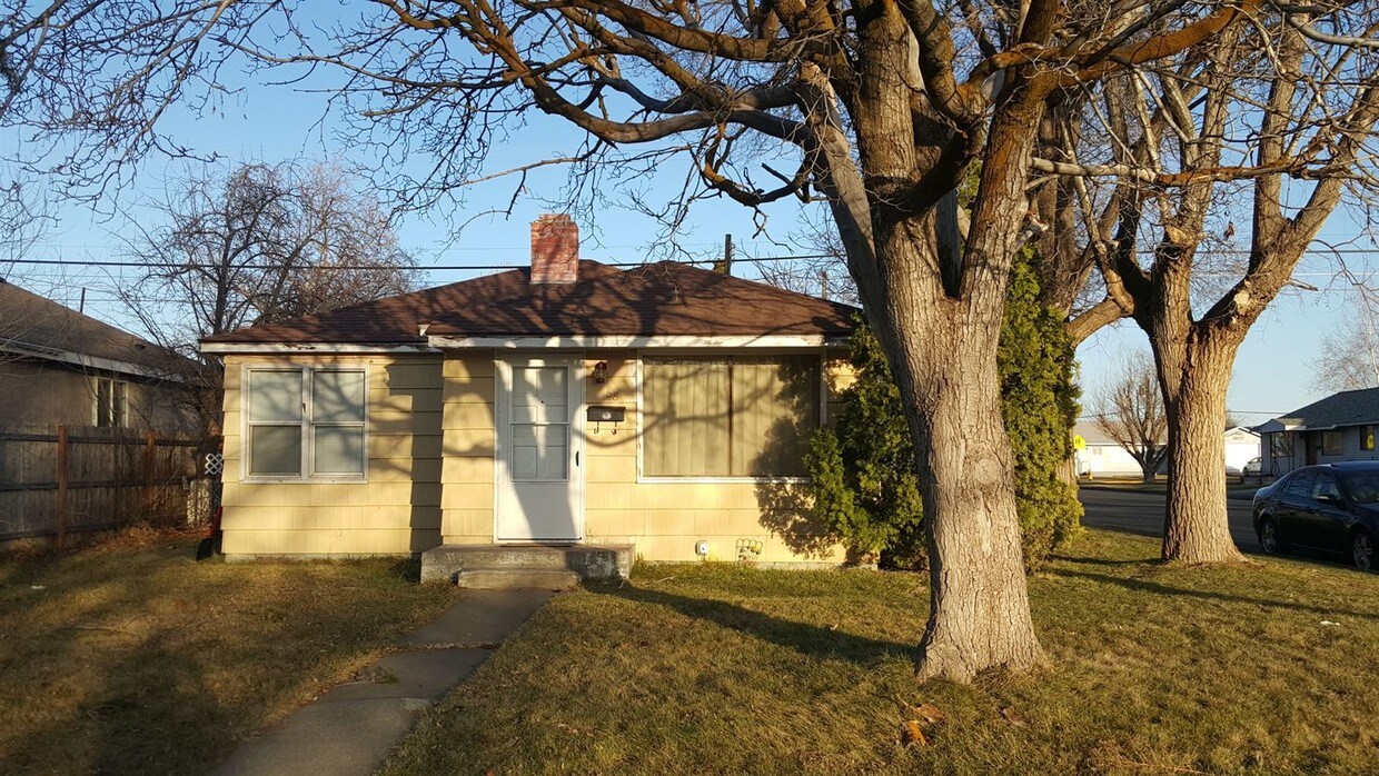 2 br, 1 bath House 68 G Street SE House for Rent in Ephrata, WA