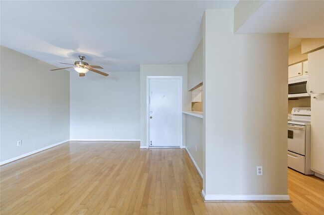 Foto del edificio - 3055 Walnut Bend Ln
